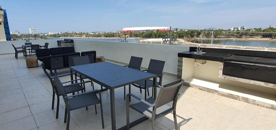 Departamento En Malecon Portico Beach Mazatlan Exterior photo